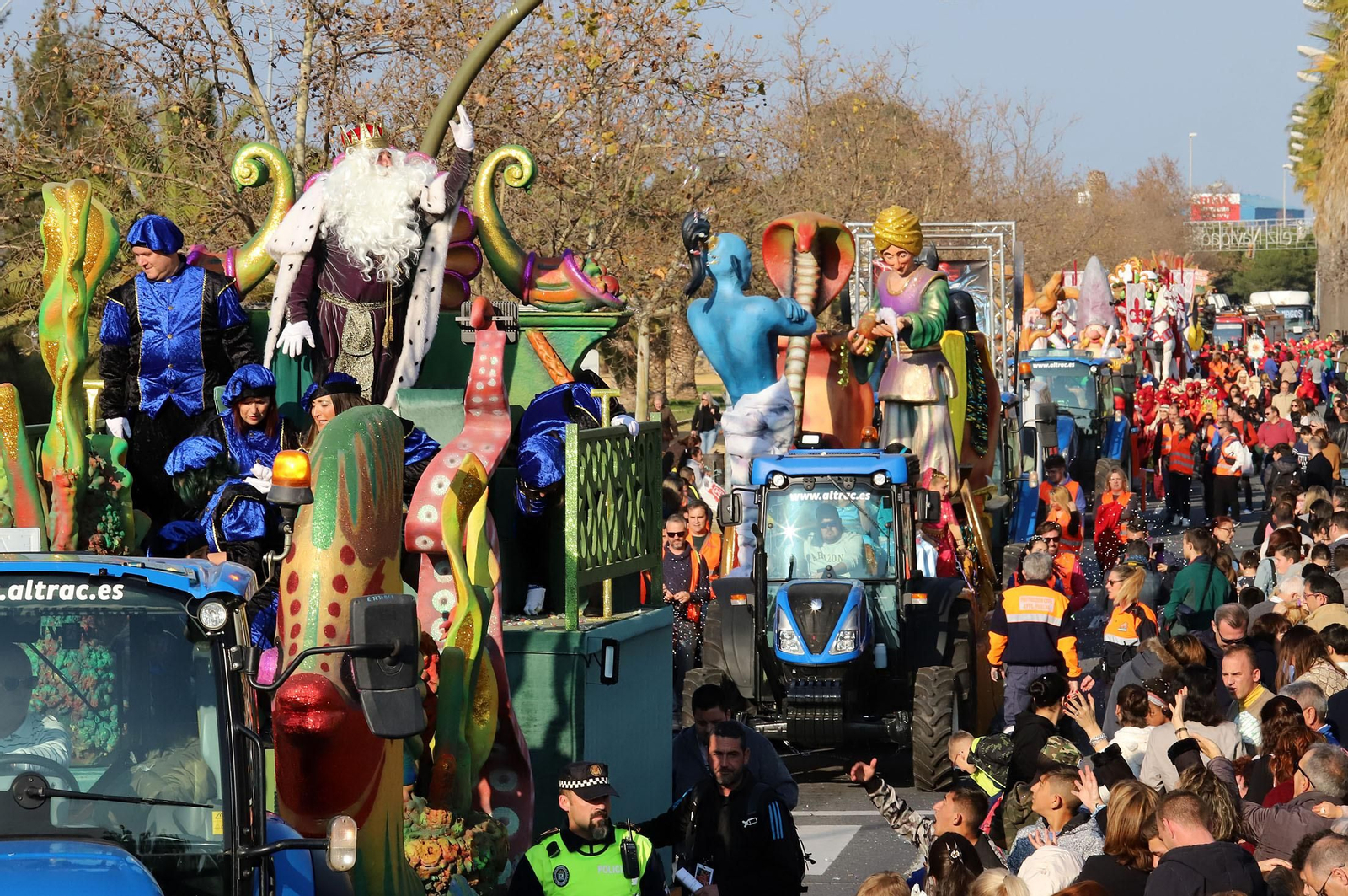 Imágenes de la cabalgata de los Reyes Magos de Huelva