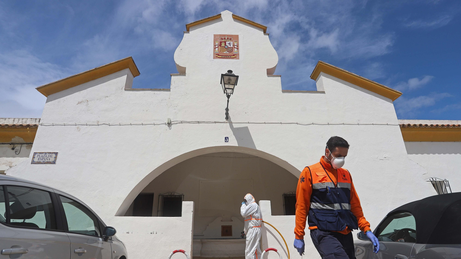 Tareas de desinfección del Infoca en Facinas