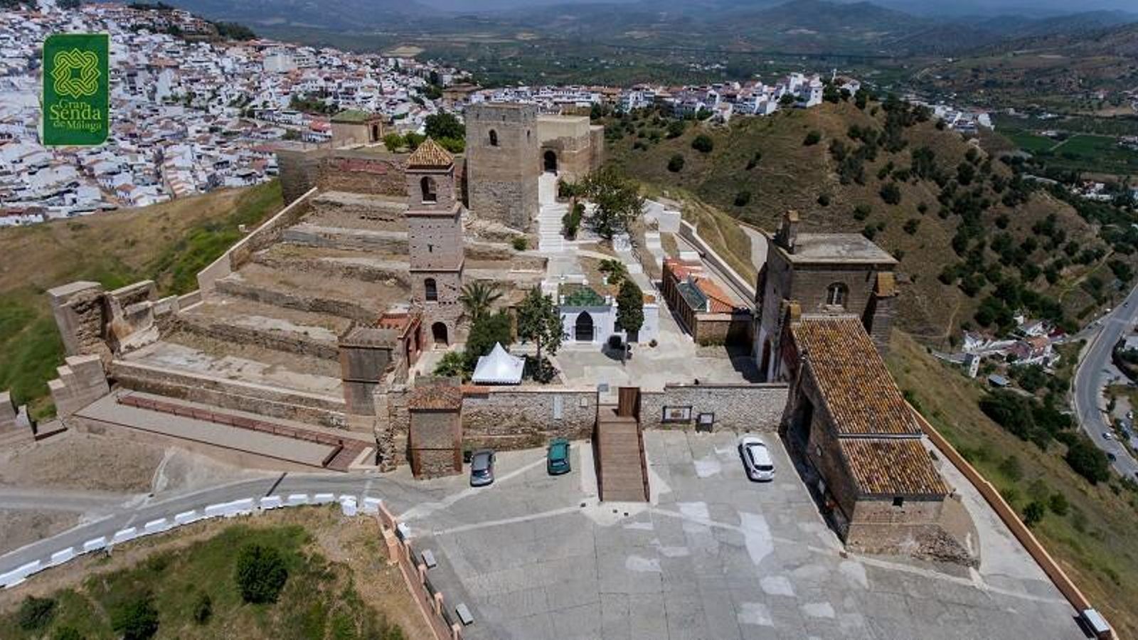 El castillo de Álora fue empleado como cementerio durante siglos. El castillo de Álora fue empleado como cementerio durante siglos.