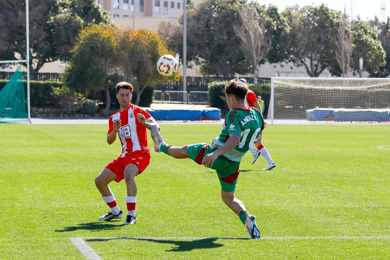 Las imágenes de Segunda RFEF entre Almeria B y recreativo de Granada