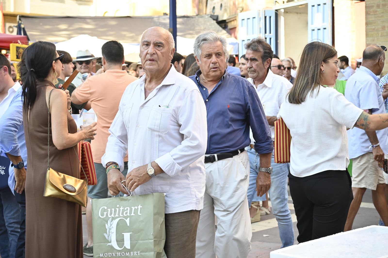 Imágenes de ambiente en el cuarto día de toros en Huelva