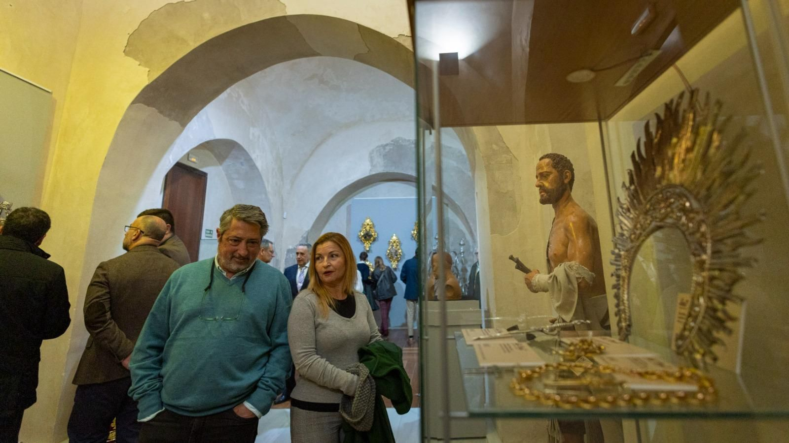 Inaugurada la muestra 'Dei Craft': San Fernando muestra su patrimonio cofrade