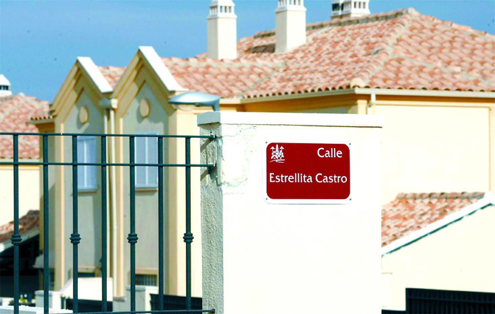 Detalle de una de las calles de la urbanización Paraíso Arenal.