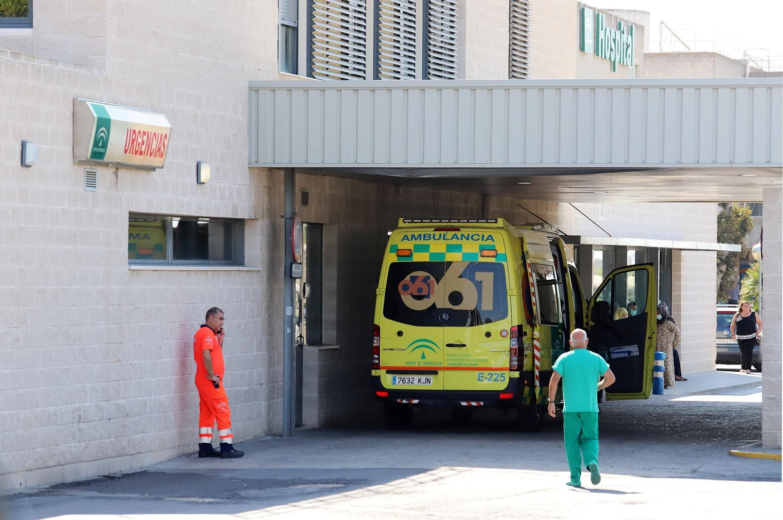 Inmediaciones del Hospital Juan Ramón Jiménez.