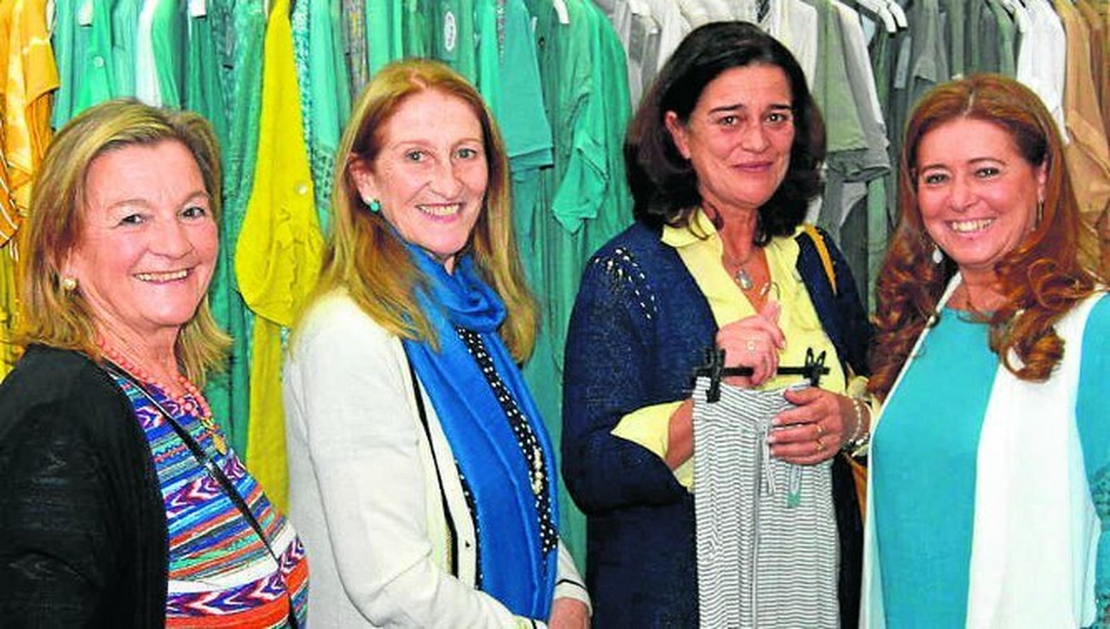 Isa Sánchez, las hermanas Lole y Lale Colombo y la propietaria María Isabel Mateos Salido.