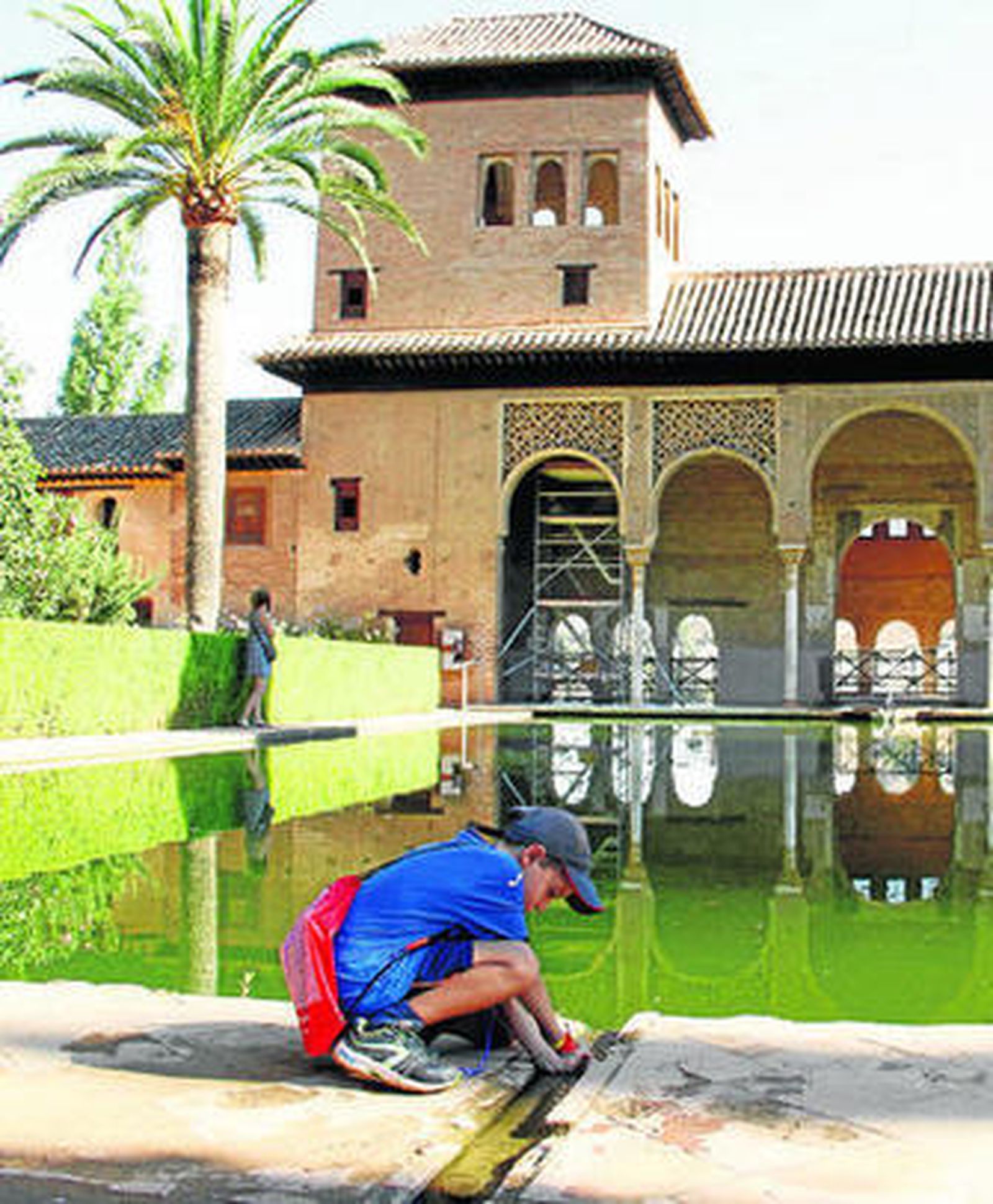 Este asunto, conocido como el caso de las audioguías, se inició con una querella de la Fiscalía..