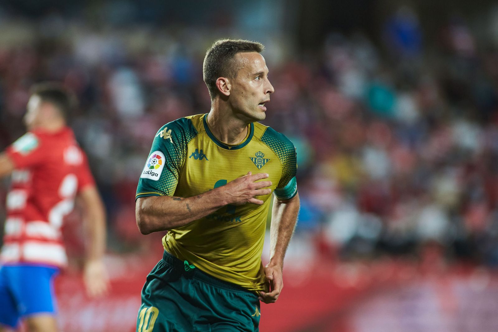 Canales festeja su gol en el Nuevo Los Cármenes para darle el triunfo al Betis.