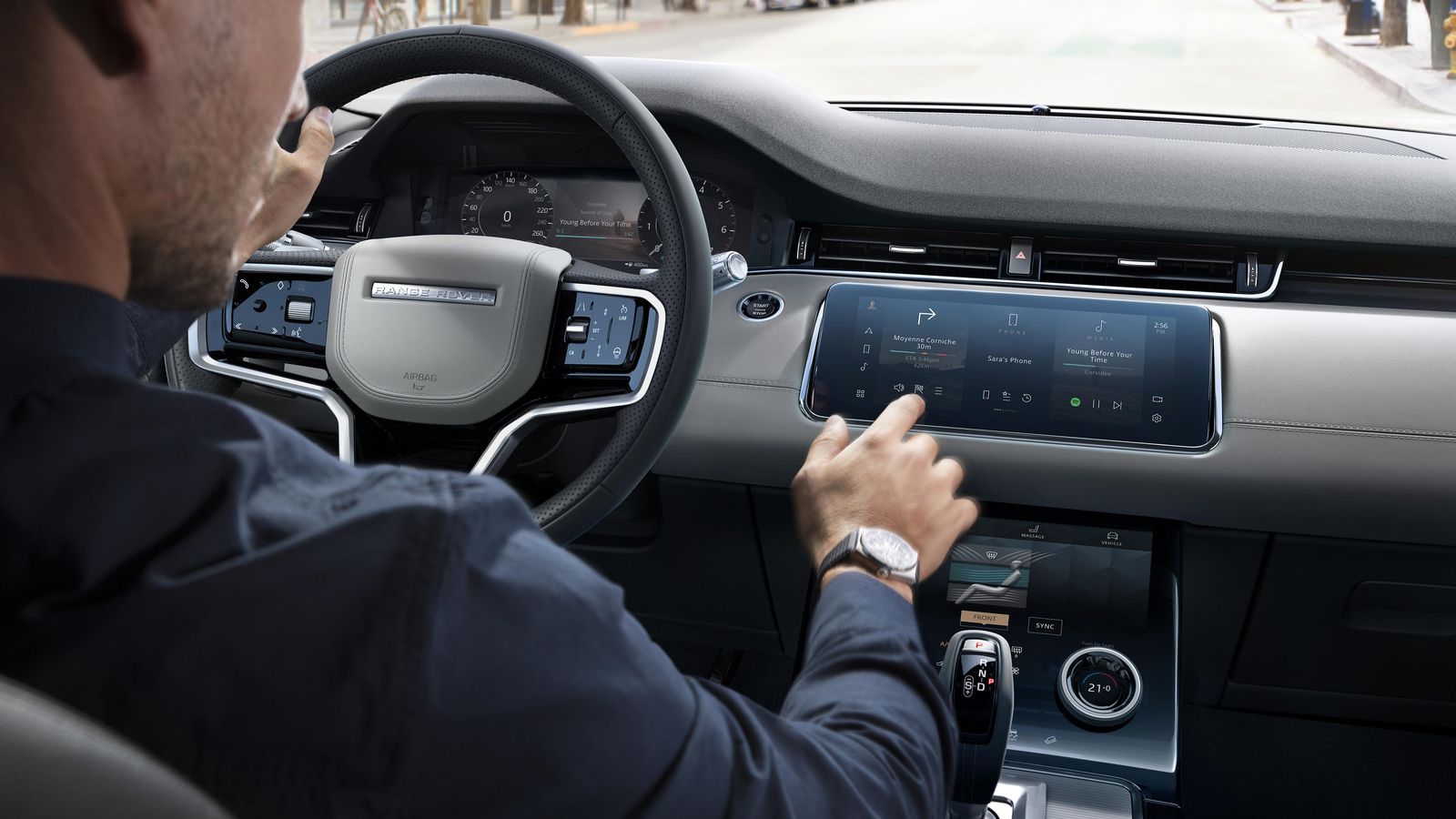 El sistema de infoentretenimiento estrena menú y mayor conectividad, incluyendo la posibilidad de conectarse a dos smartphones.