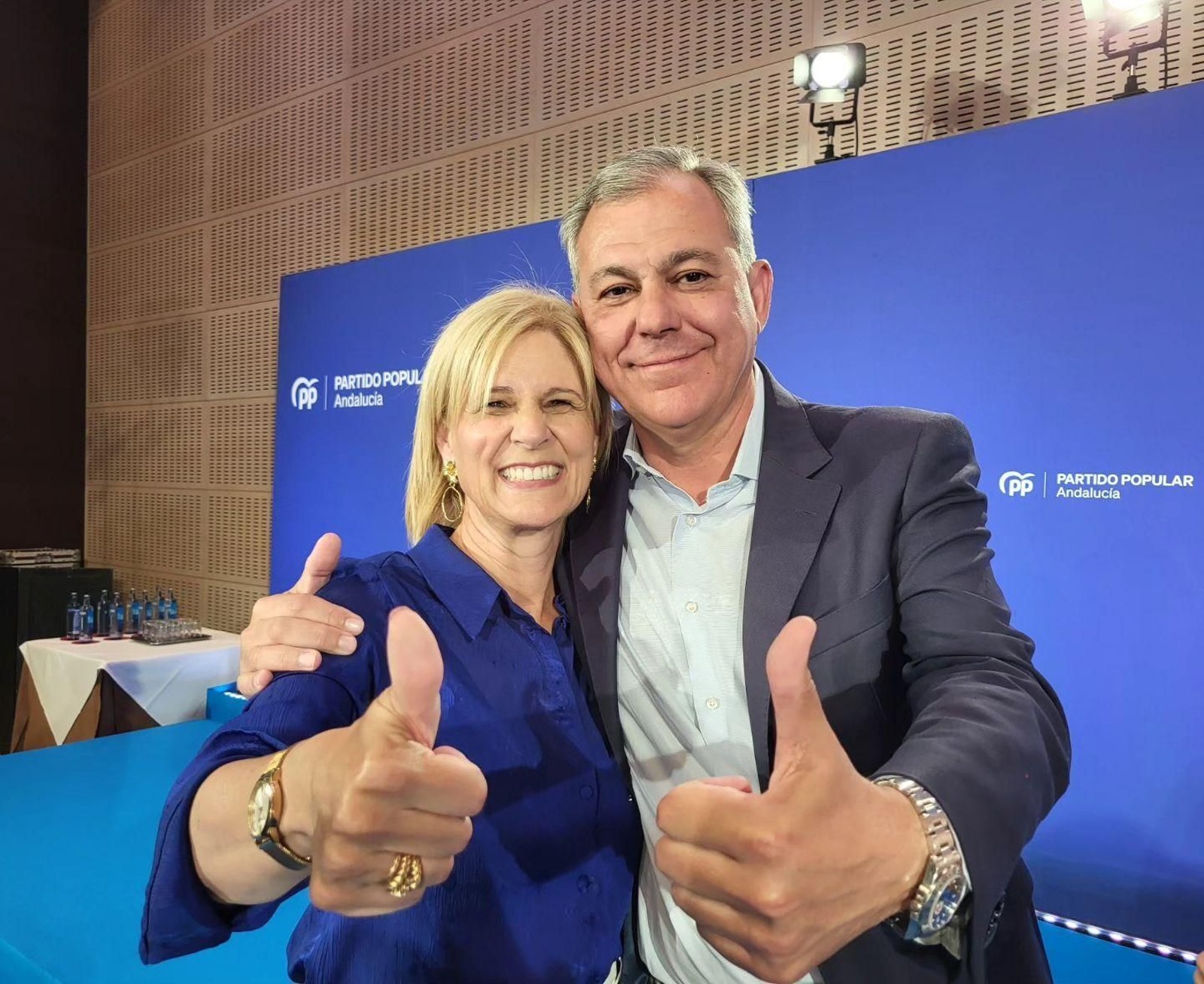 María José García-Pelayo celebra su mayoría absoluta junto a Juanma Moreno