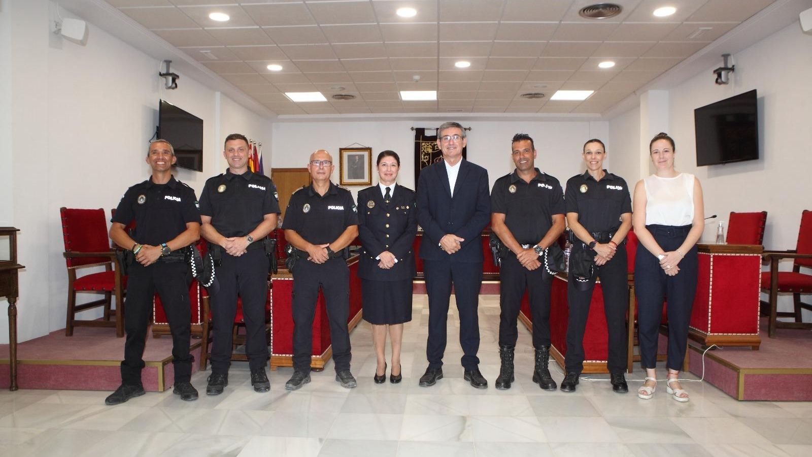 Toma de posesión de los cuatro nuevos agentes de la Policía Local de Adra celebrada este miércoles.