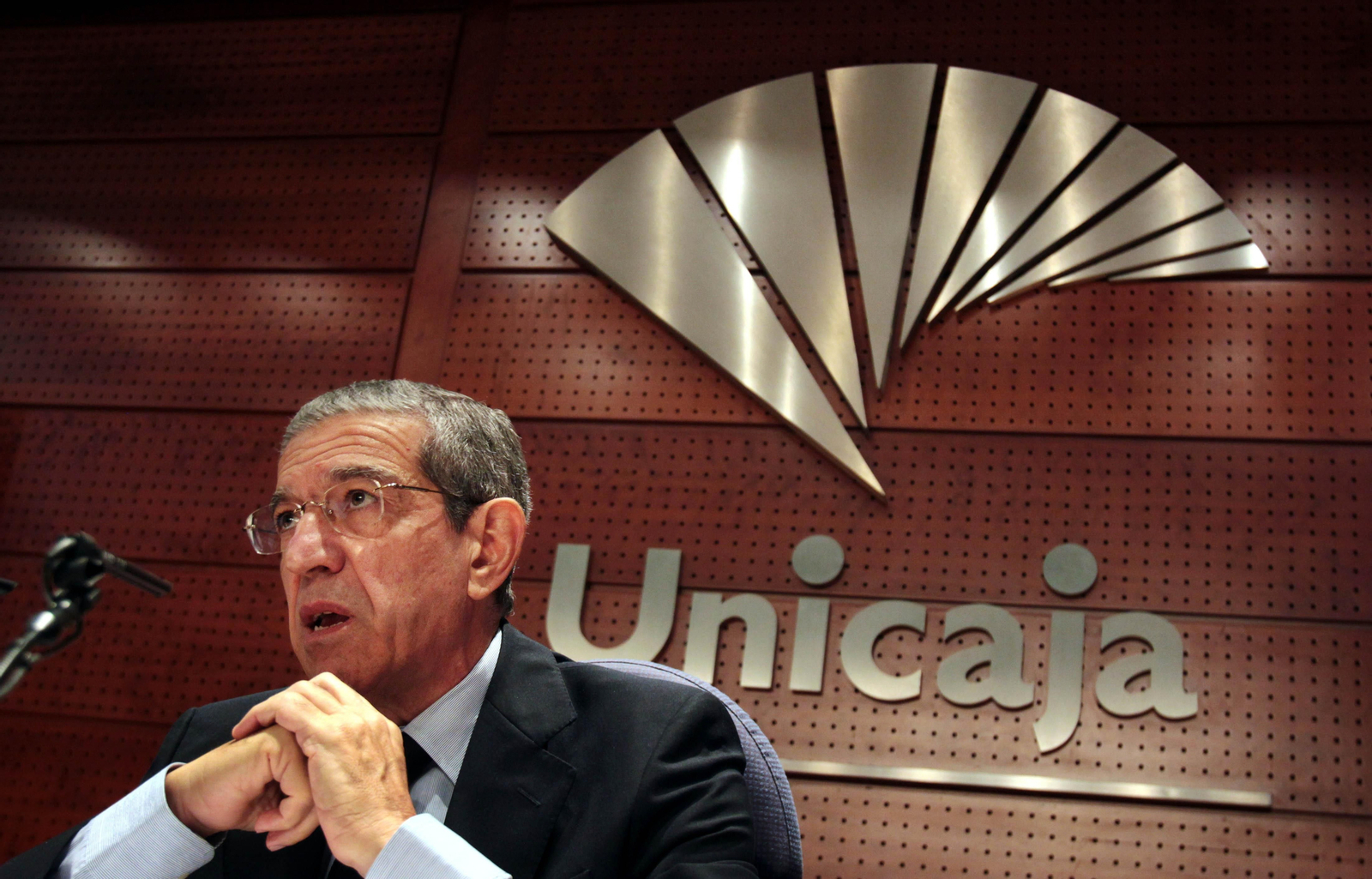 Medel dice que hay que desarrollar los procesos de fusión con CajaSur y Caja de Jaén antes de fijar calendarios