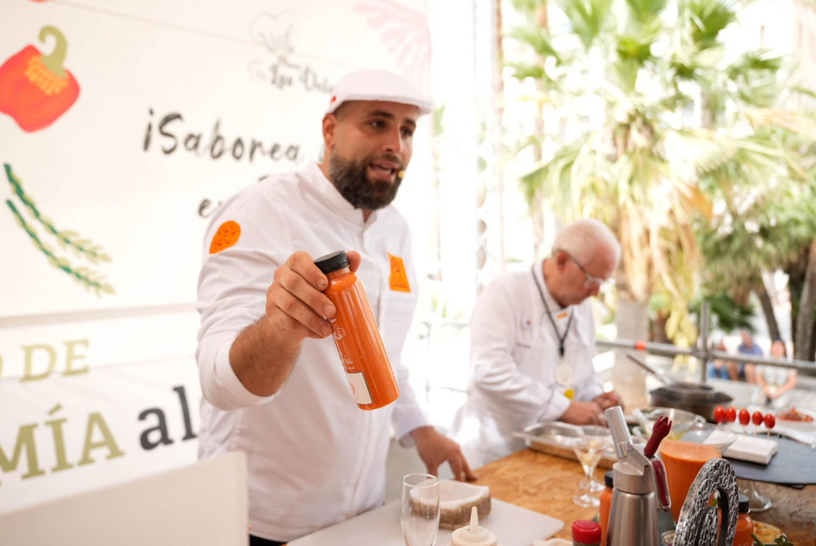 La Cofradía del Tomate y la semifinal del concurso gastronómico de la Feria de Almería, en imágenes