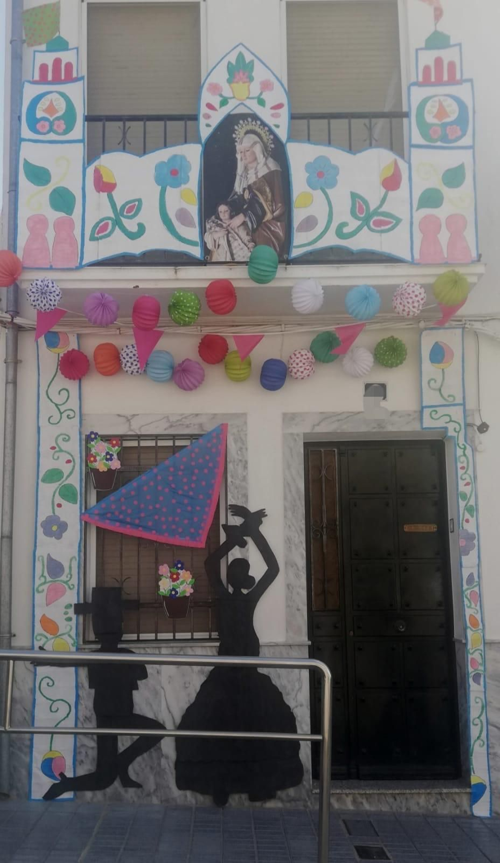 Decoración en una de las casas del municipio. Decoración en una de las casas del municipio.