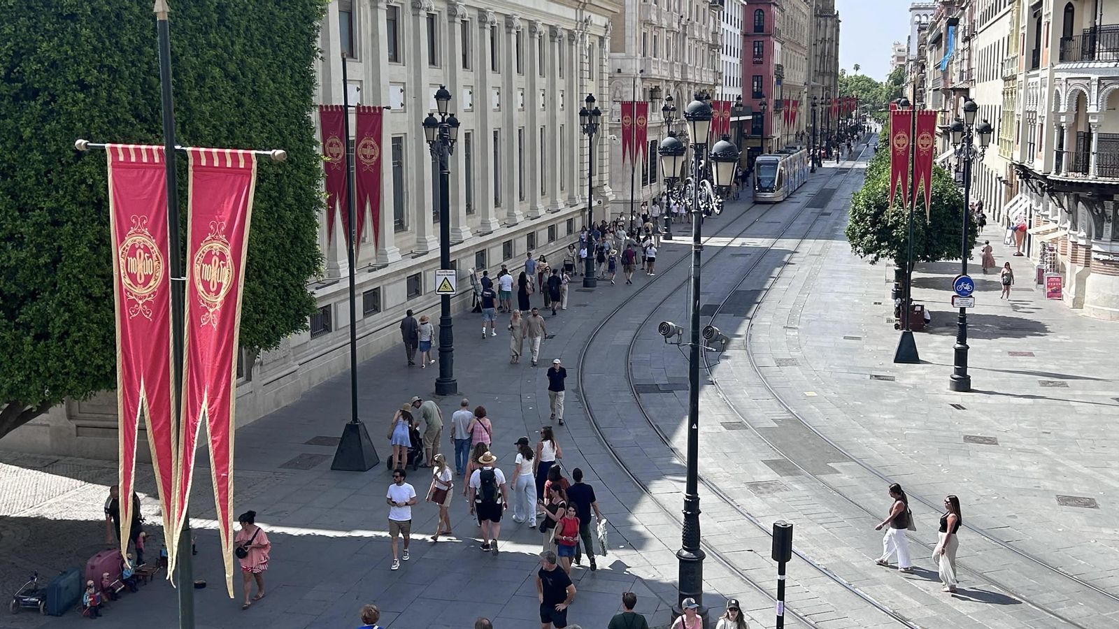 La Avenida de la Constitución engalanada para el Corpus La Avenida de la Constitución engalanada para el Corpus