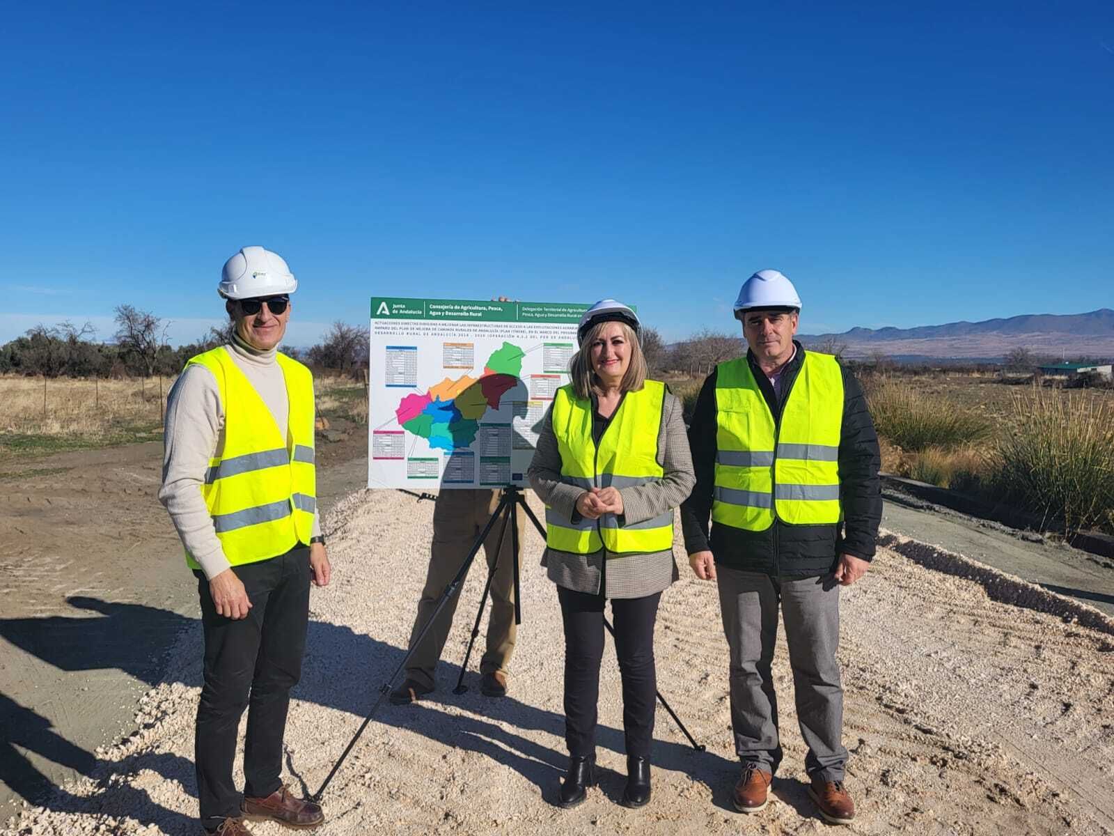 La Junta invierte más de tres millones en la modernización de varios caminos rurales de Granada