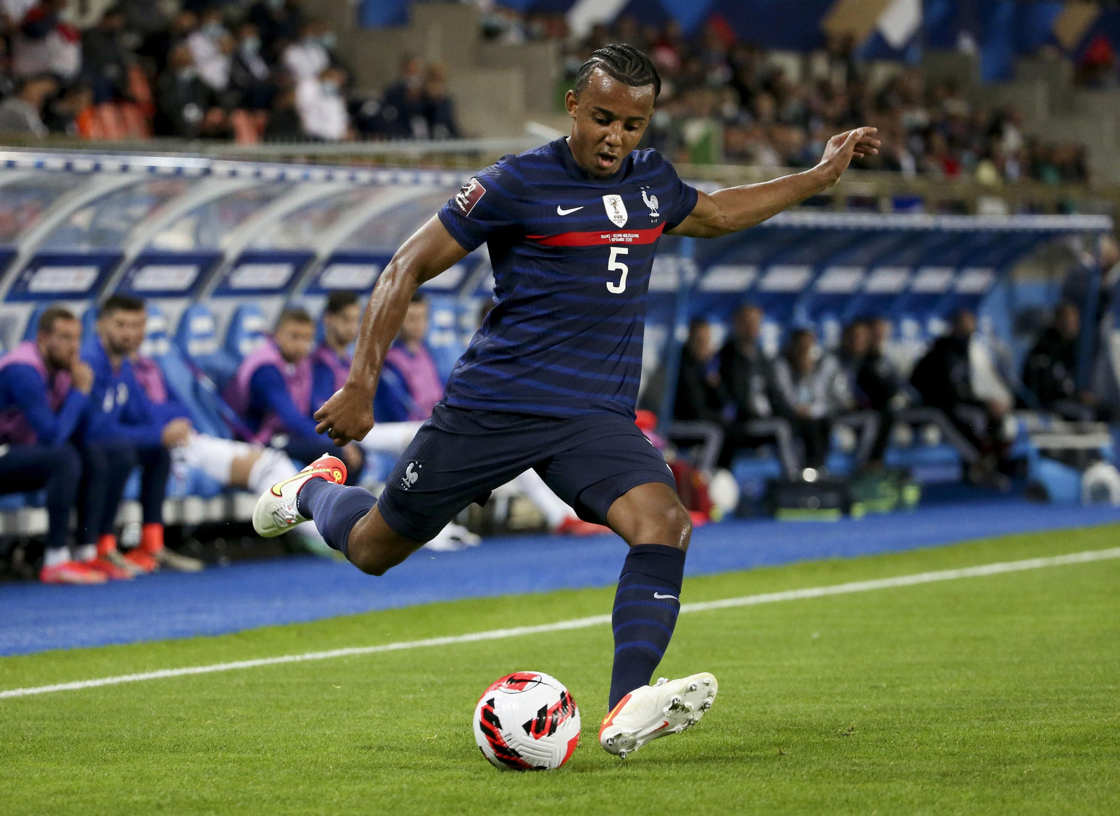 Koundé, durante un partido de la clasificación de Francia para el Mundial.