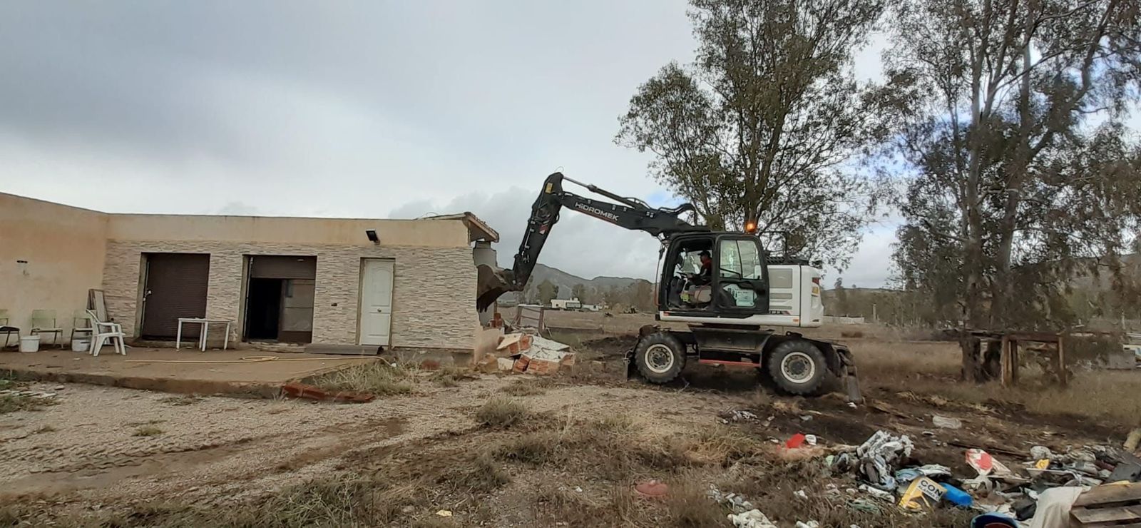 Demolición de una casa ilegal en suelo rústico en la provincia de Almería.