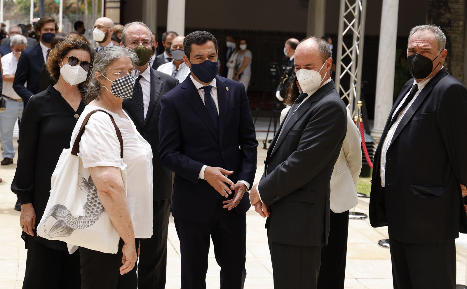 Las imágenes de la capilla ardiente de Manuel Clavero en el Parlamento de Andalucía