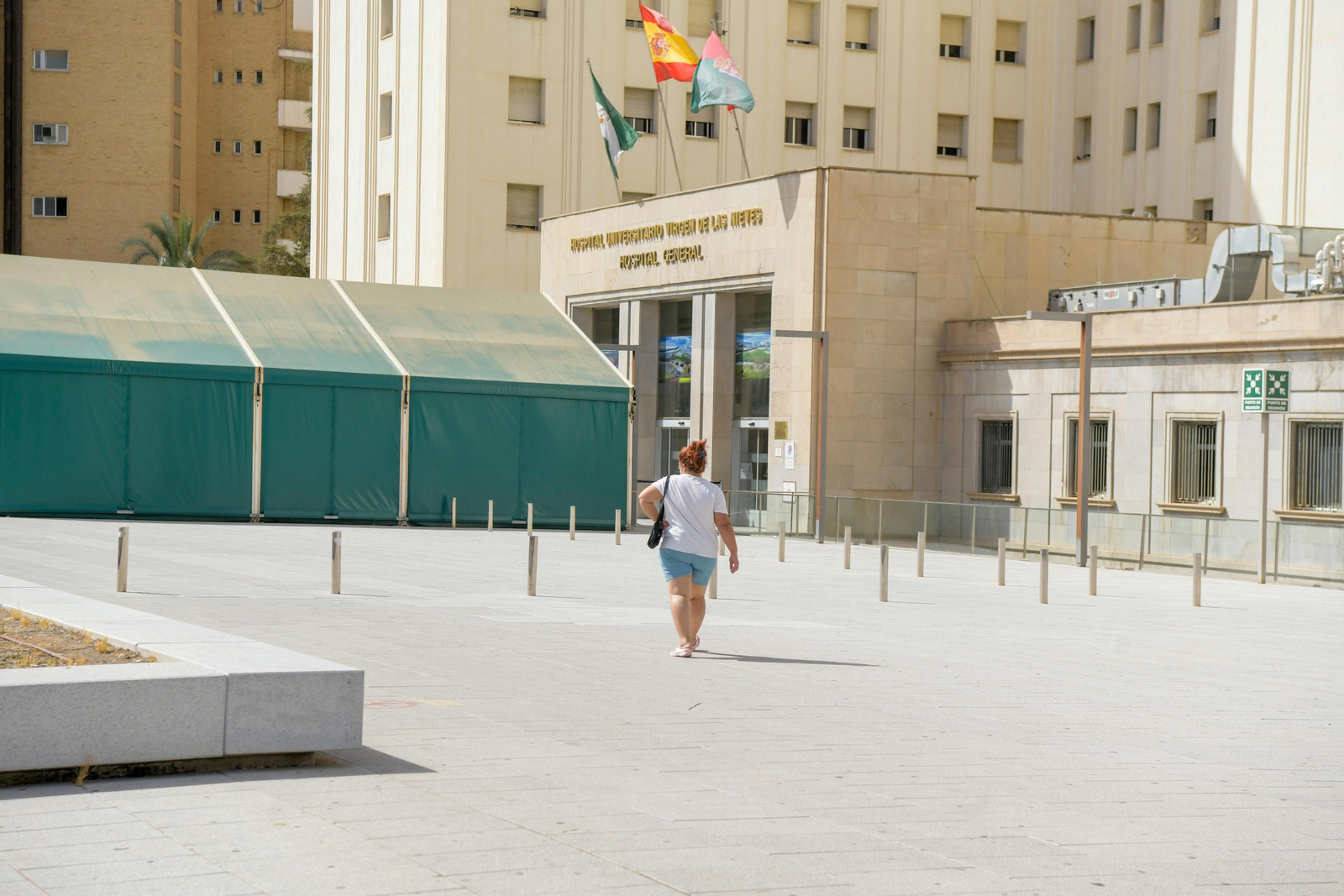 Imagen de archivo de los accesos al Hospital Virgen de las Nieves de Granada