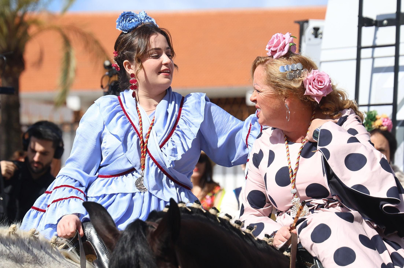 Las mejores imágenes de los peregrinos en la salida de Emigrantes