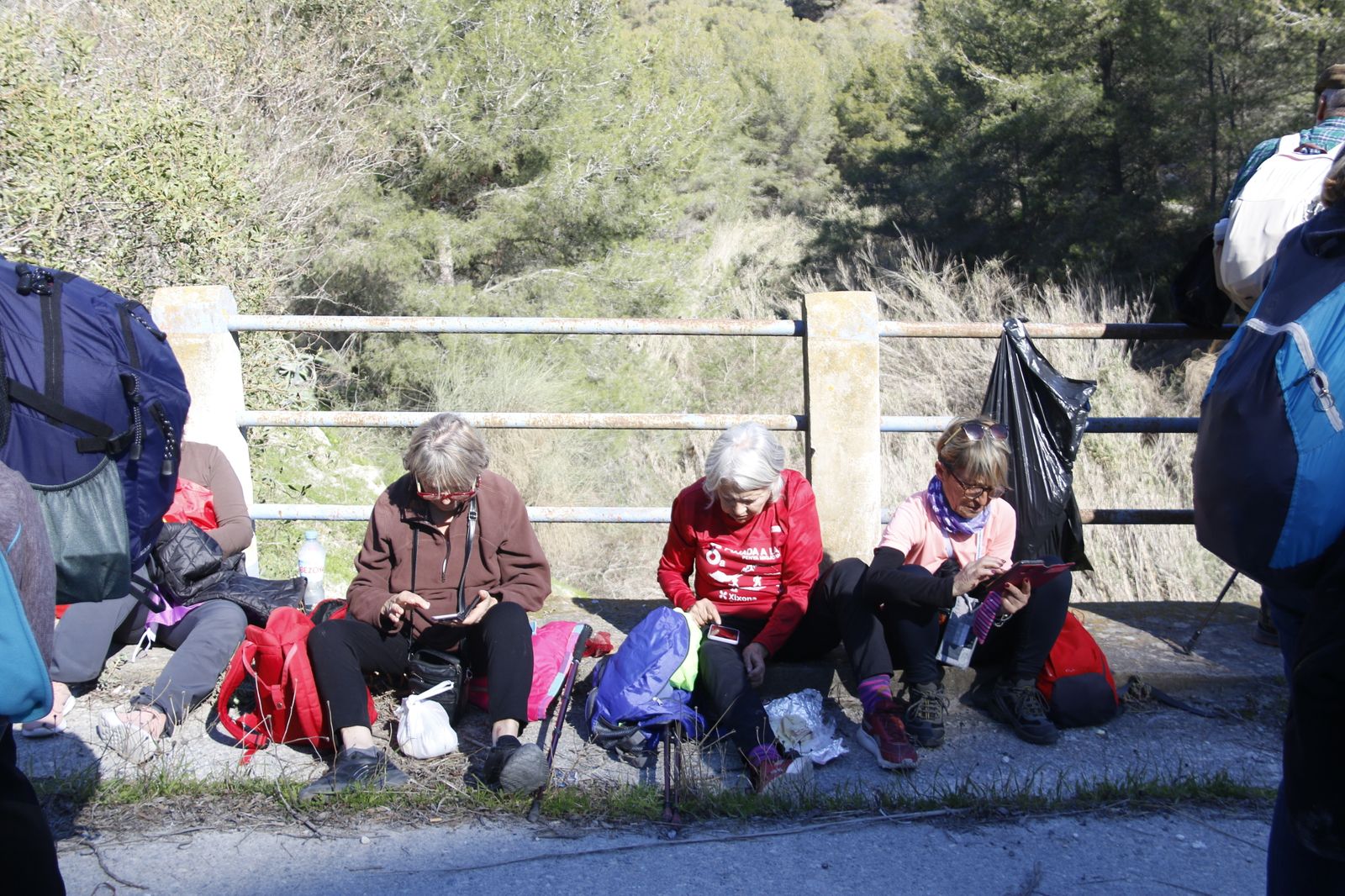 Cientos de personas participan en la marcha de la Desbandá
