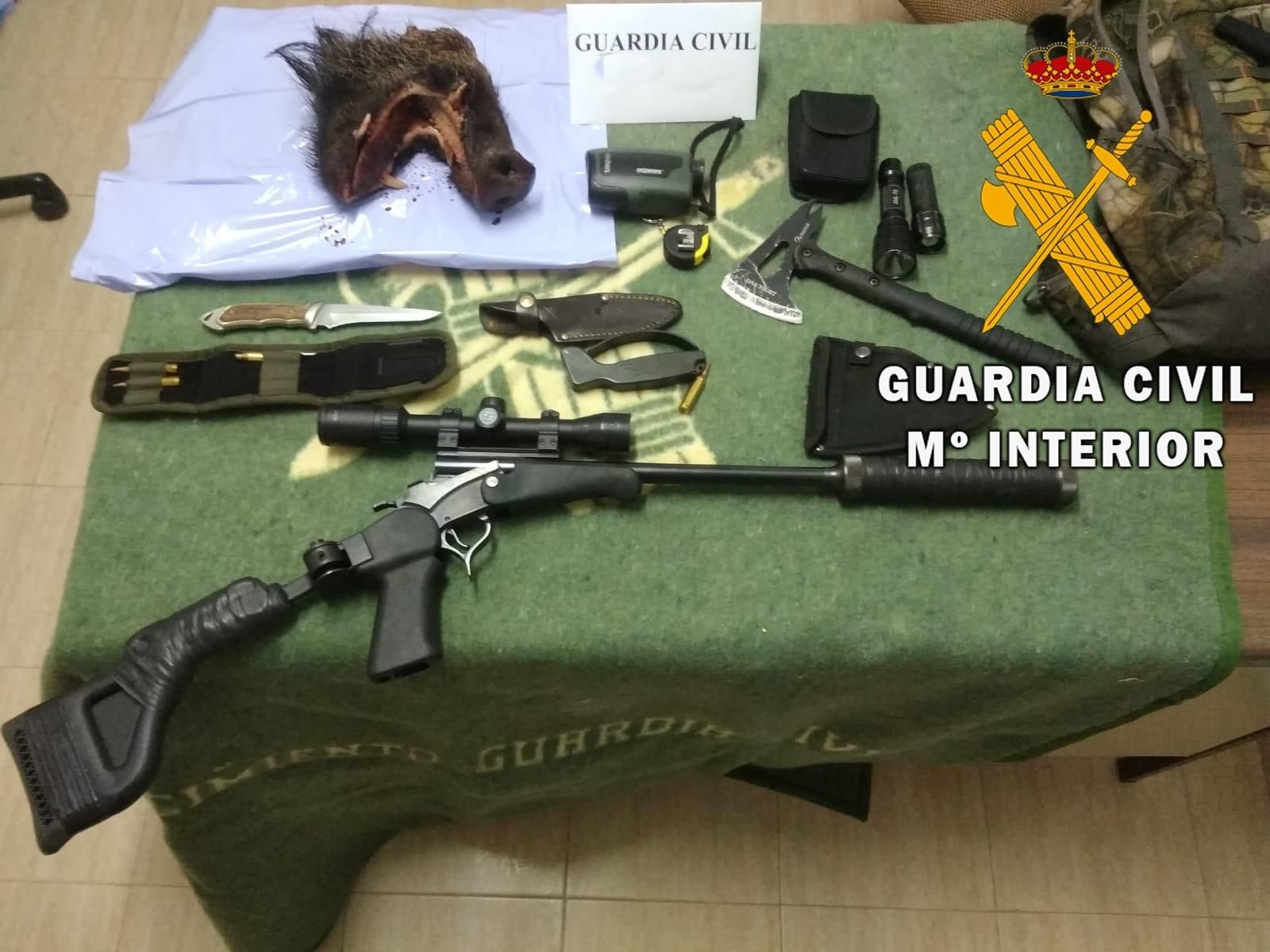 Detenidos dos cazadores furtivos sin permiso de armas en plena cuarentena