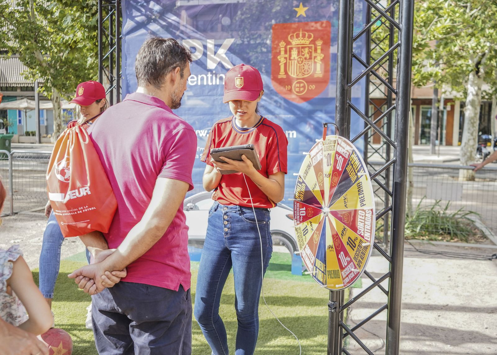 Granada disfruta con la Fan Zone de la Selección española