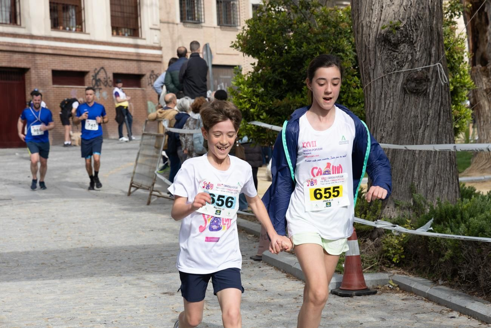 Más de 2.100 participantes corren  para promover la salud en Jaén, en imágenes (2)