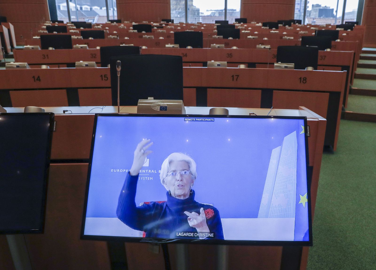 Christine Lagarde comparece, ayer, de forma telemática en la Eurocámara.