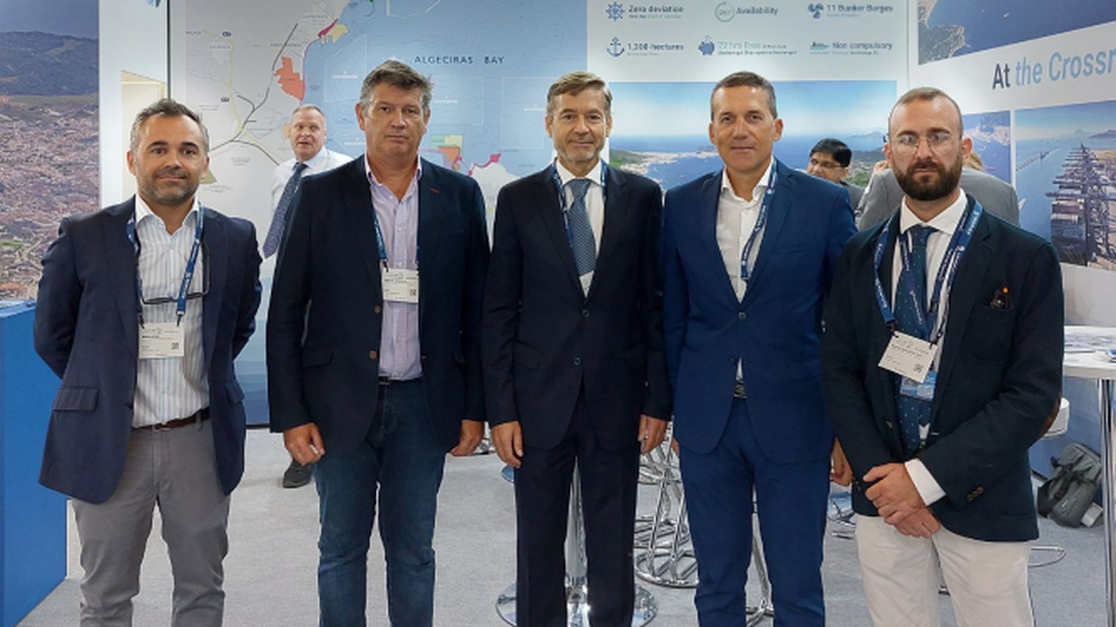 De izquierda a derecha: Ángel Pinillas (APBA), José Manuel Tejedor (Comunidad Portuaria), Mario Buisán (Embajada), Javier López (APBA) y Álvaro S. Fernández (APBA).