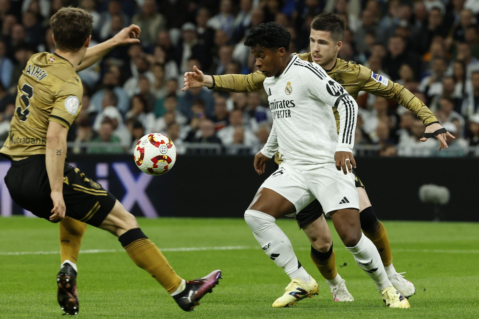 Las fotos del Real Madrid - Real Sociedad camino del Estadio de la Cartuja