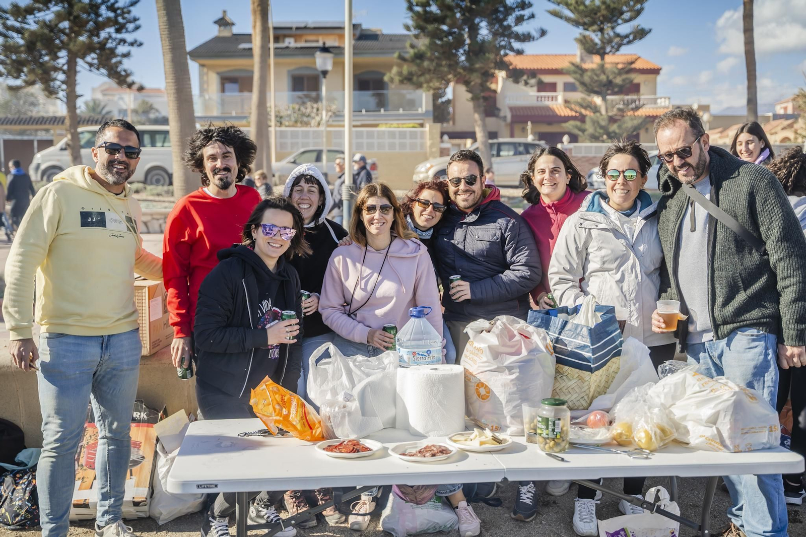 Miles de personas despiden el año 2024 en Las Moragas de Roquetas, en imágenes