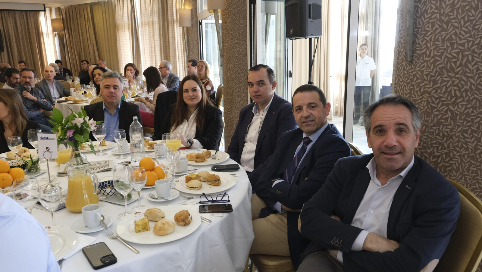 Desayuno coloquio de Grupo Joly y Cajasur, con la participación del ponente Enrique de los Ríos
