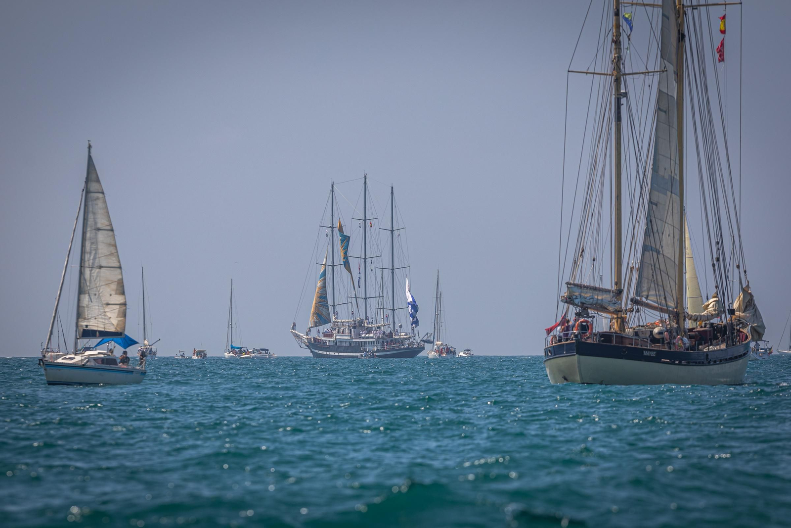 Imágenes de la parada naval desde el mar