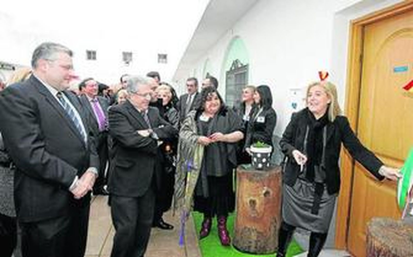 Pilar Ortega, en el momento de la inauguración de la sede de la Asociación de Lupus de Almería.