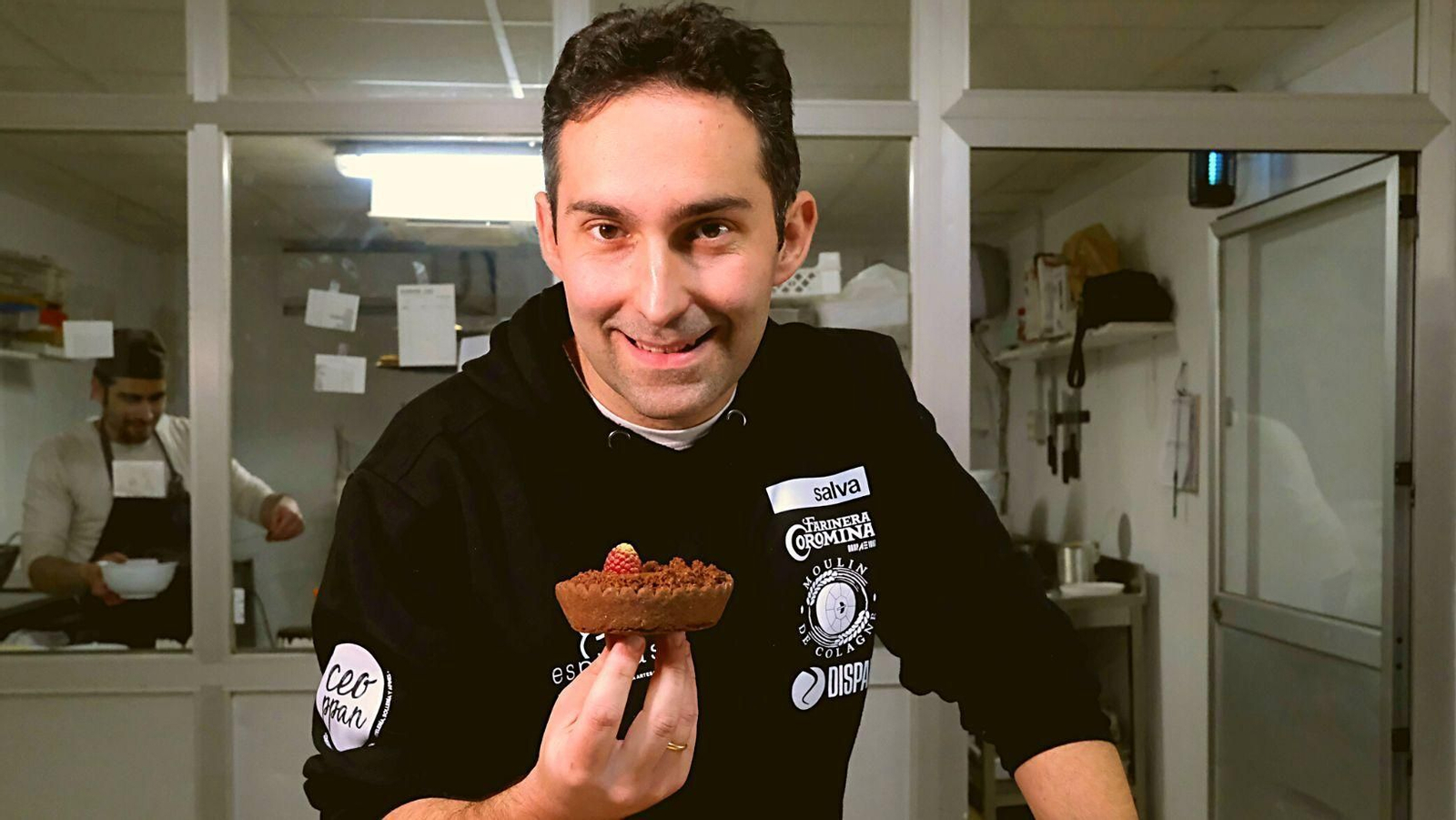 José Roldán nos da la receta de su tarta de chocolate y avellana crujiente