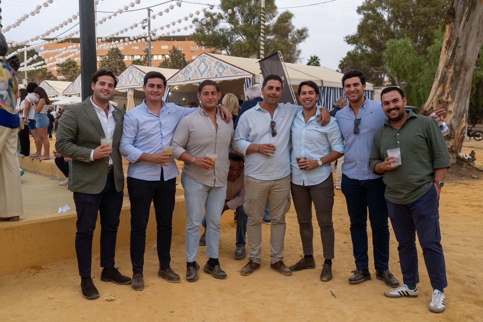 Imágenes del ambiente del ambiente de la tarde del domingo en la Feria de Otoño y del Caballo 2025 de Huelva