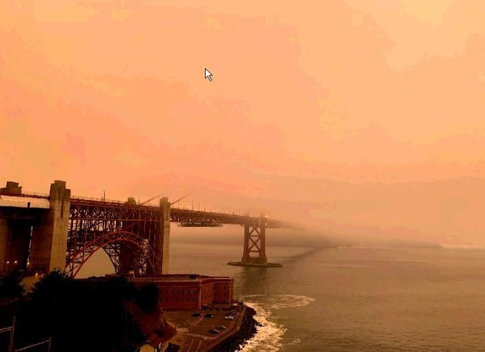 Las imágenes del cielo de San Francisco teñido de rojo por los incendios de California