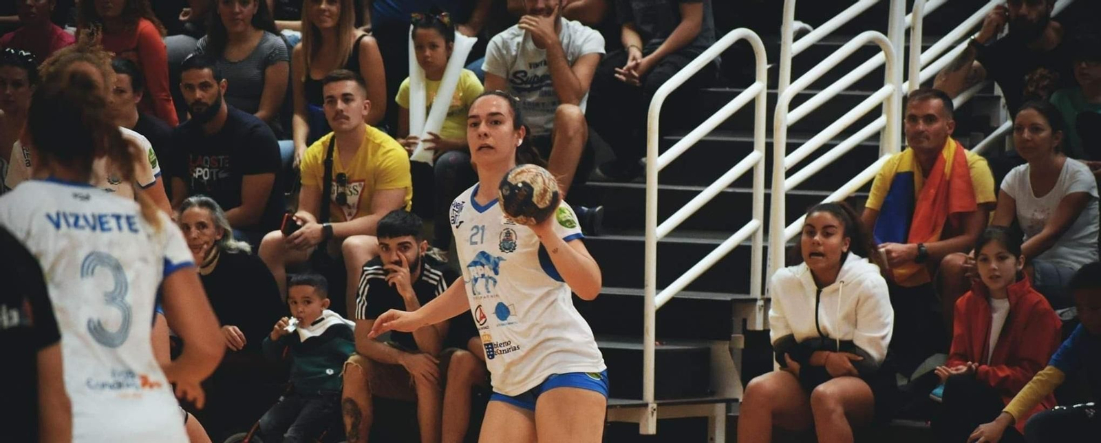 Aina Fernández, durante un partido con su exequipo.