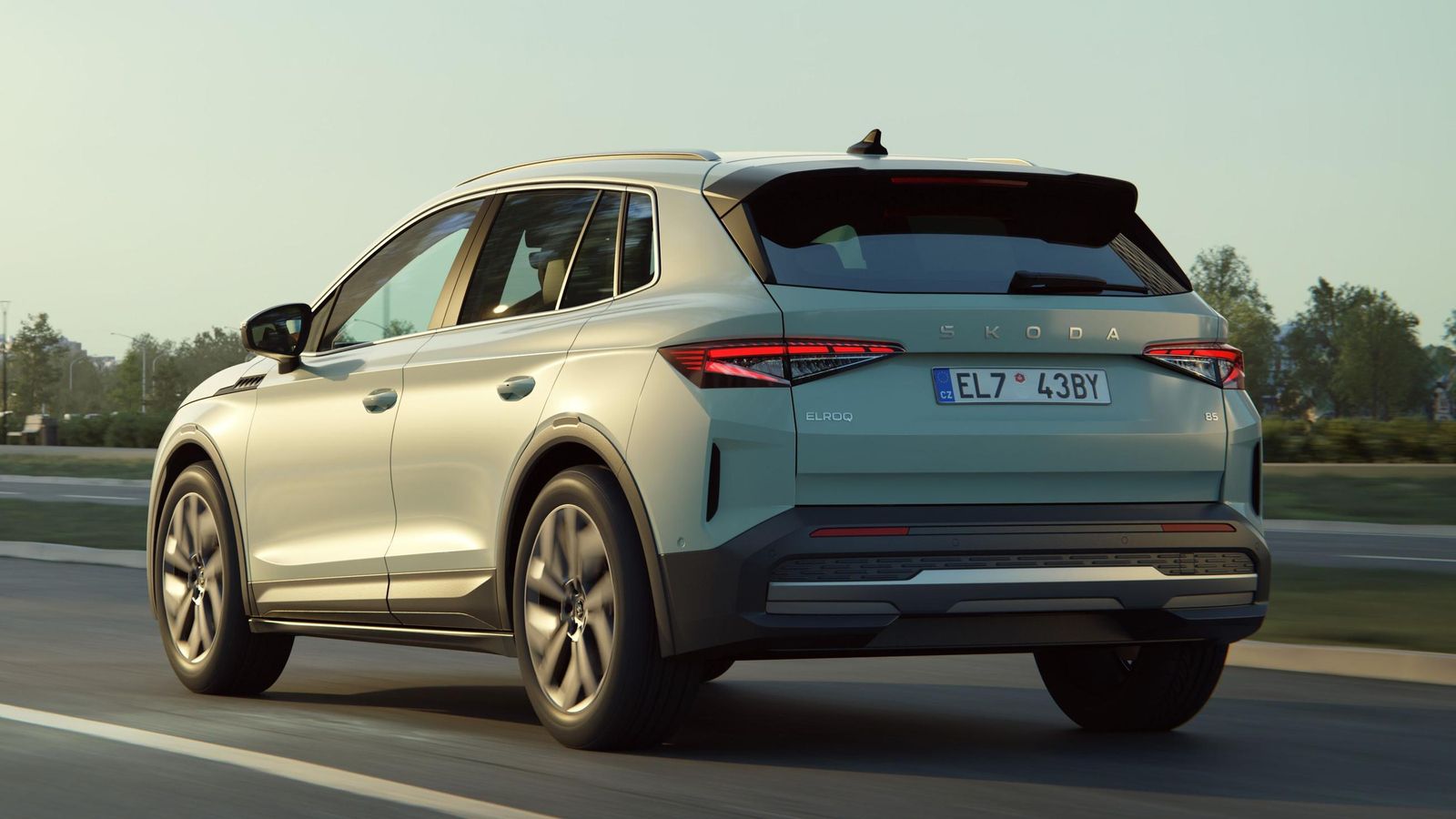 Con el Elroq Skoda desembarca en uno de los segmentos más bulliciosos en cuanto a novedades ligadas a los sistemas de propulsión eléctricos, el de los SUV C.