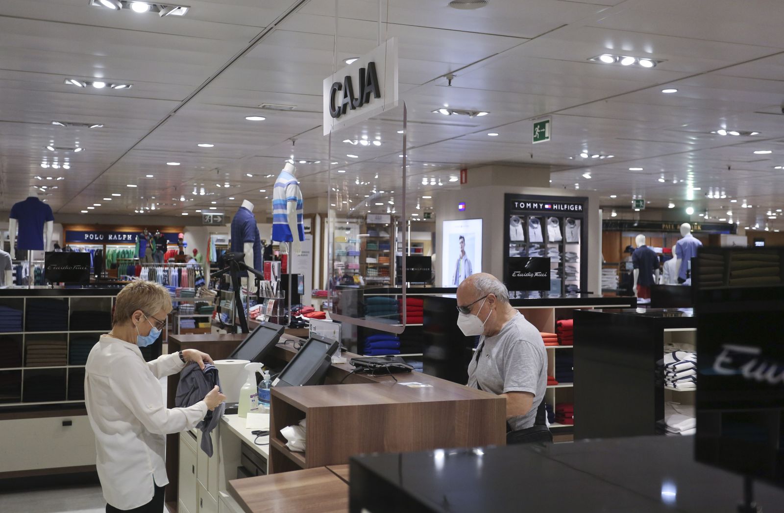 Las fotos de los centros comerciales de Málaga abiertos, en la fase 2 de la desescalada