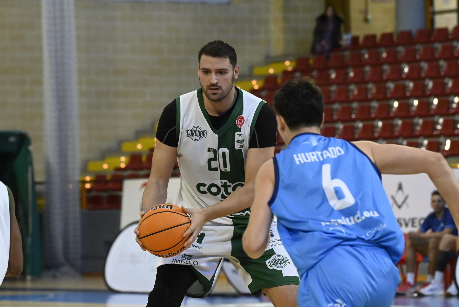 Las mejores fotos de la derrota del Coto Córdoba ante La Salud Archena