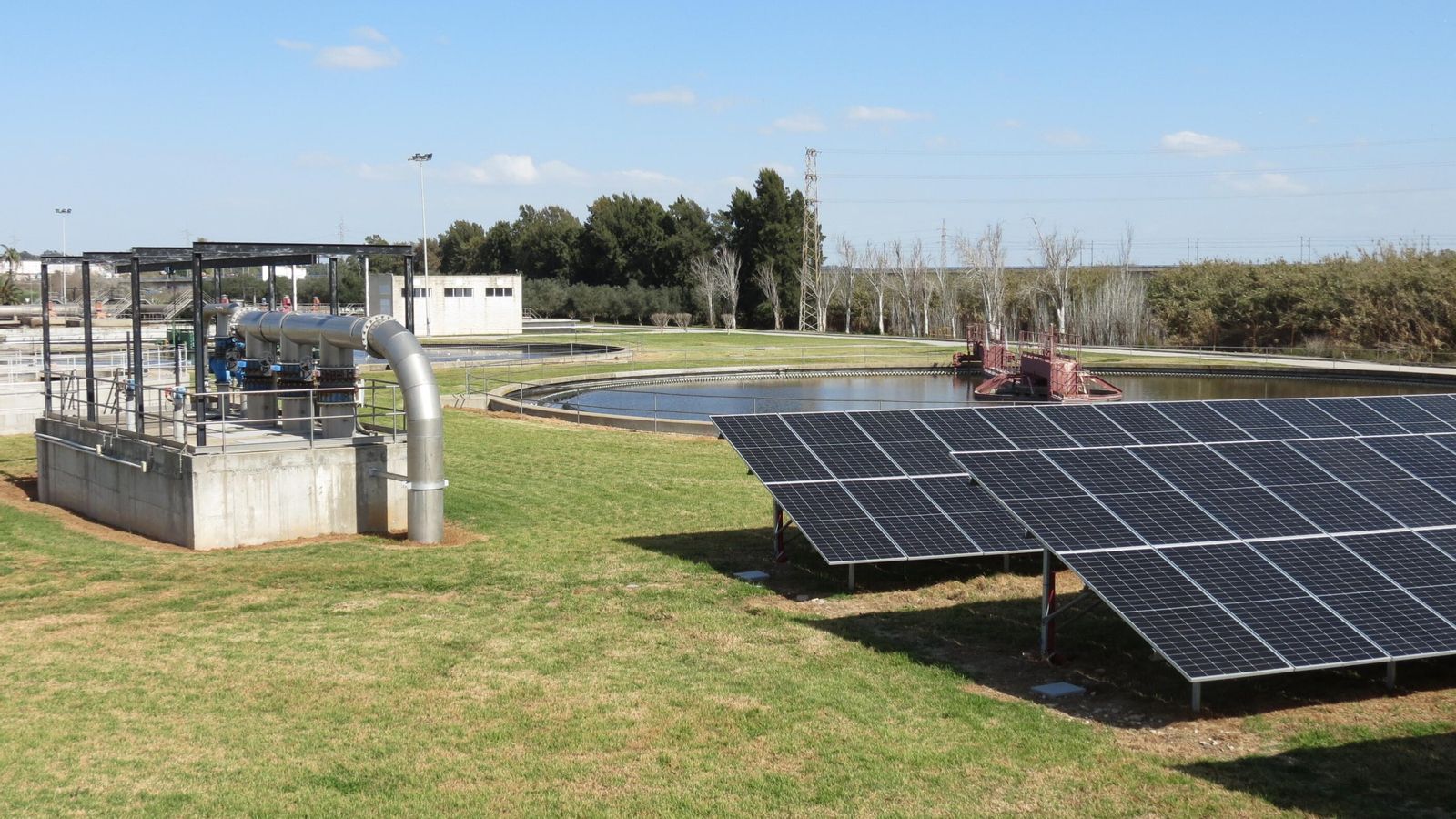 Placas solares en el EDAR de Jerez.