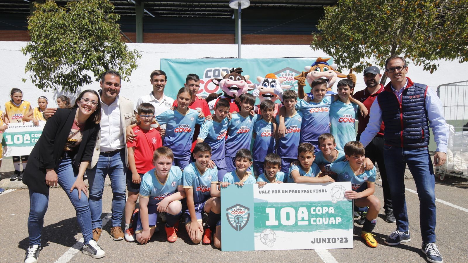 El Atlético Villanueva celebra su triunfo en Pozoblanco.