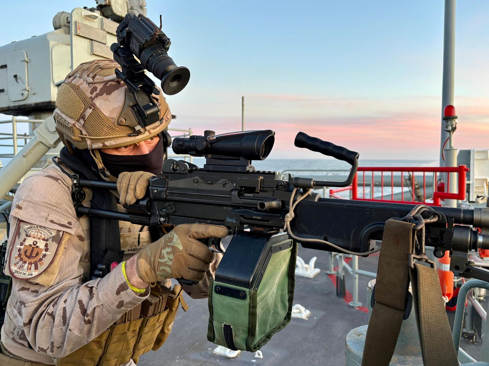 Las fotos del mayor ejercicio de los últimos años en el Estrecho de Gibraltar y el Golfo de Cádiz de la Armada y la OTAN