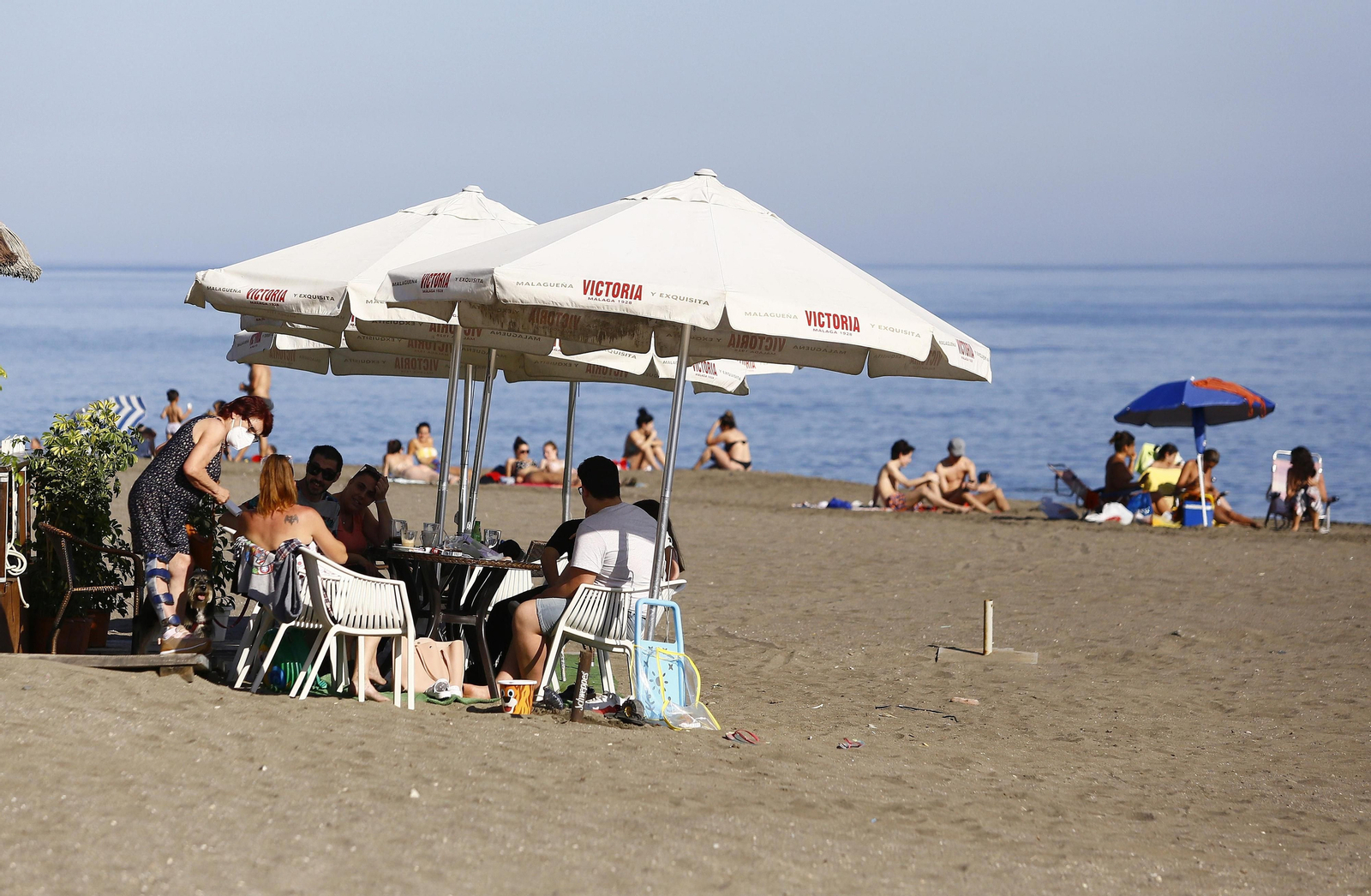Fotos de las playas de Rincón de la Victoria: bandera verde a los bañistas