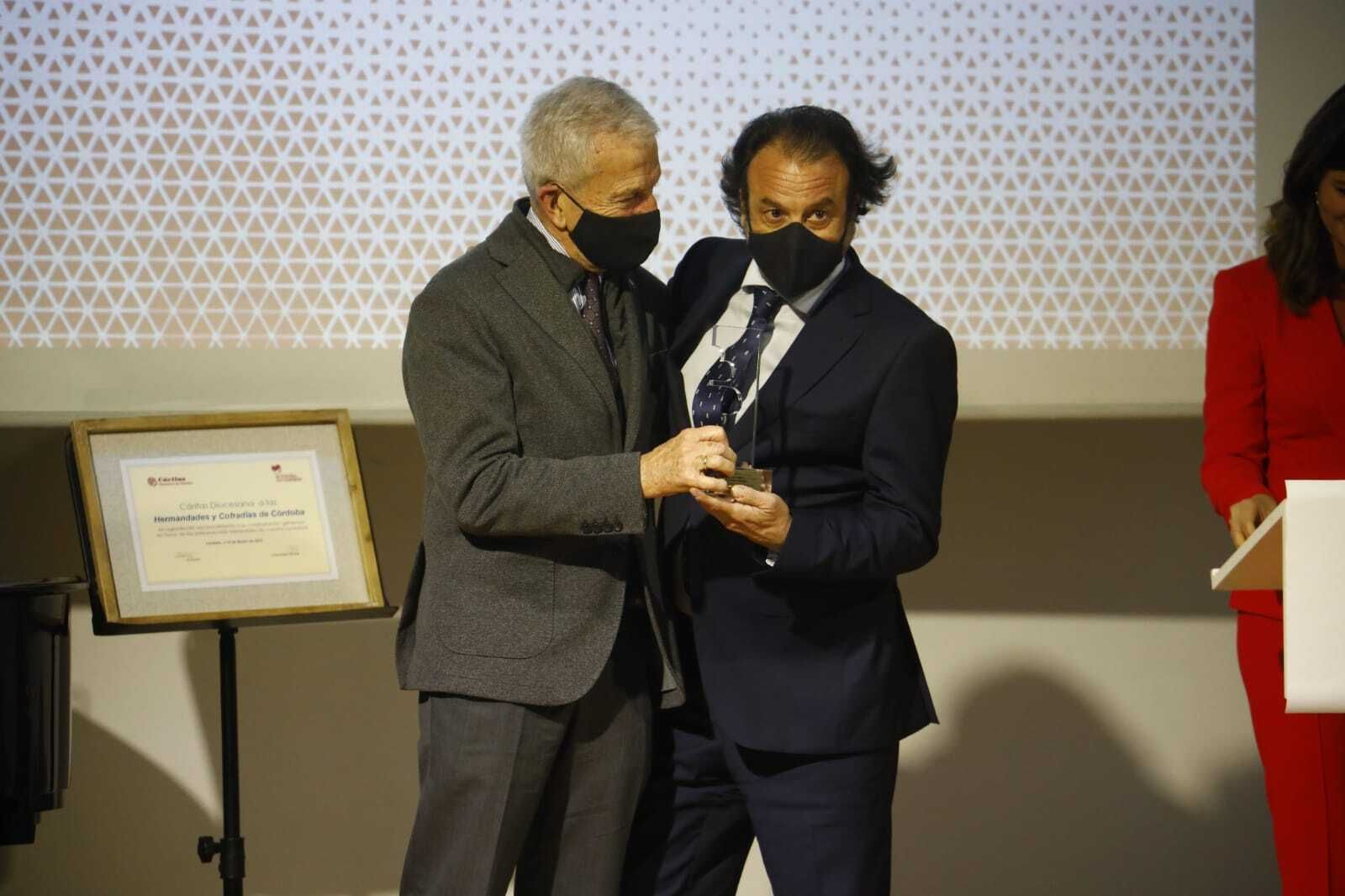 Cáritas premia la labor solidaria de cinco empresas de Córdoba, en imágenes