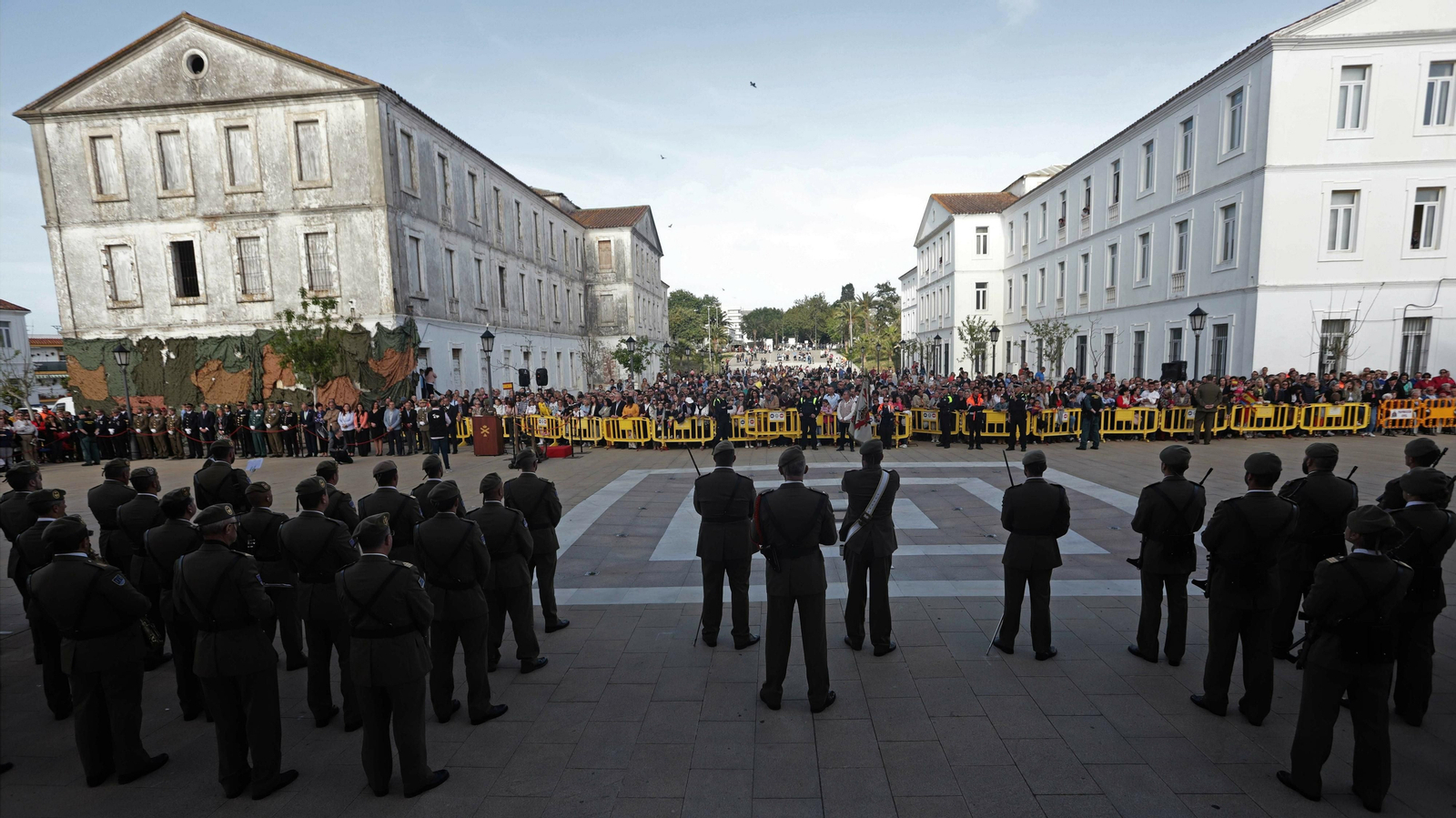 Las mejores fotos del desfile militar del Dos de Mayo en San Roque