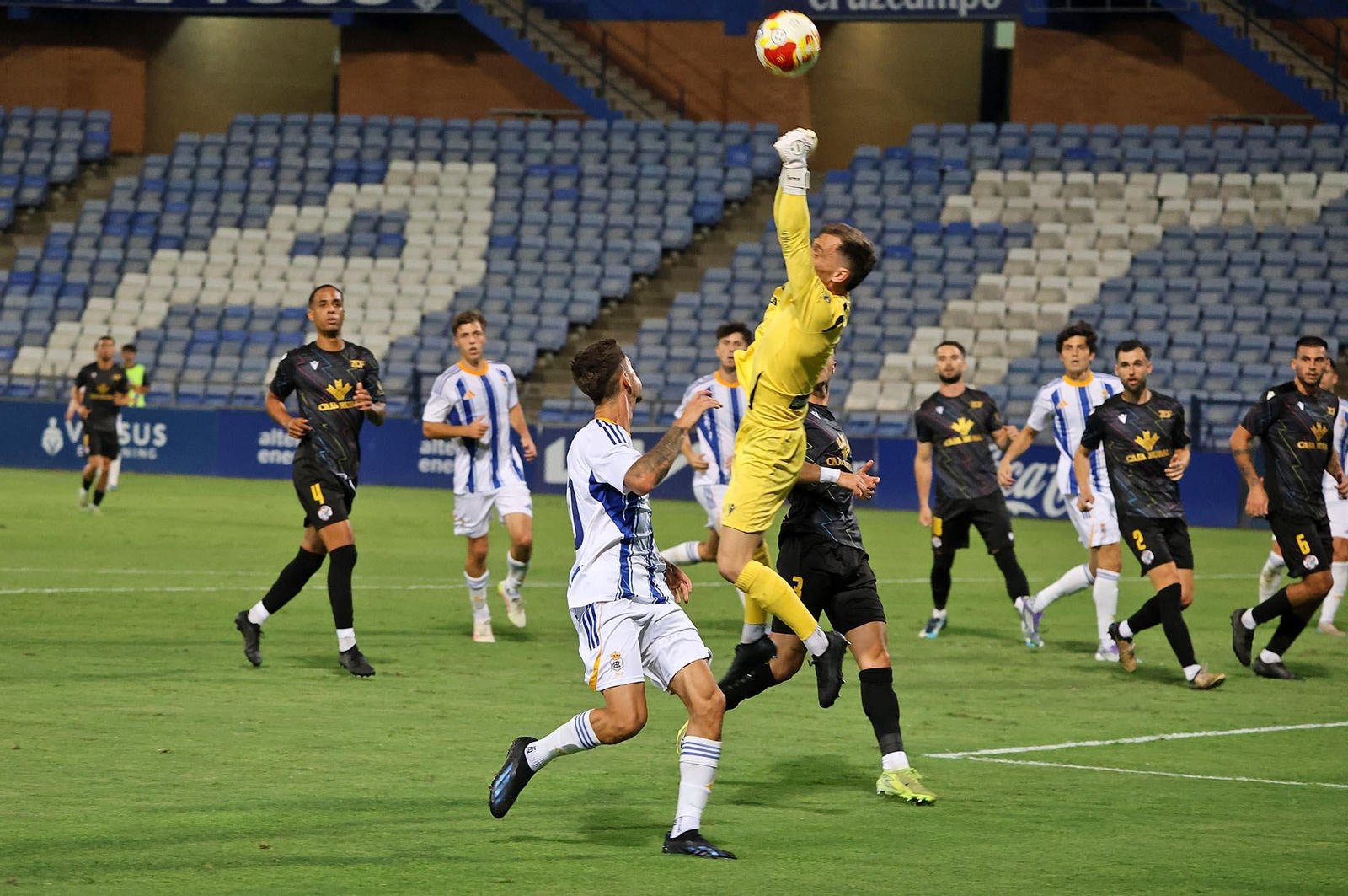 Las mejores imágenes del Trofeo Colombino con el Recreativo de Huelva, Zamora y Cacereño
