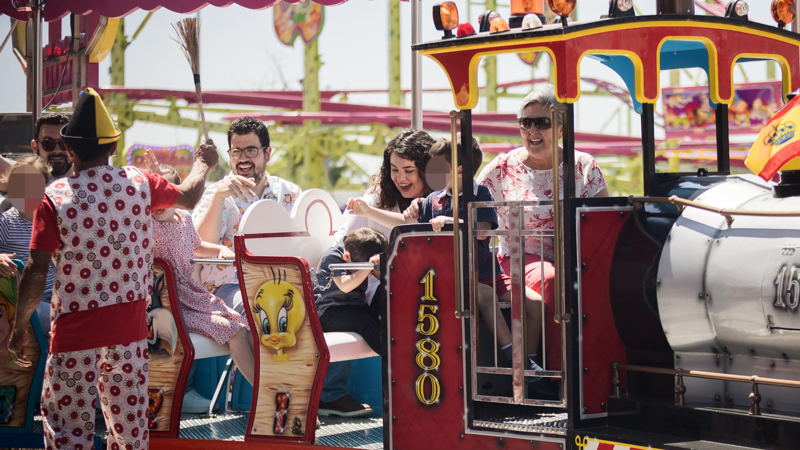 Las imágenes del domingo de 'cacharritos' tras acabar la Feria
